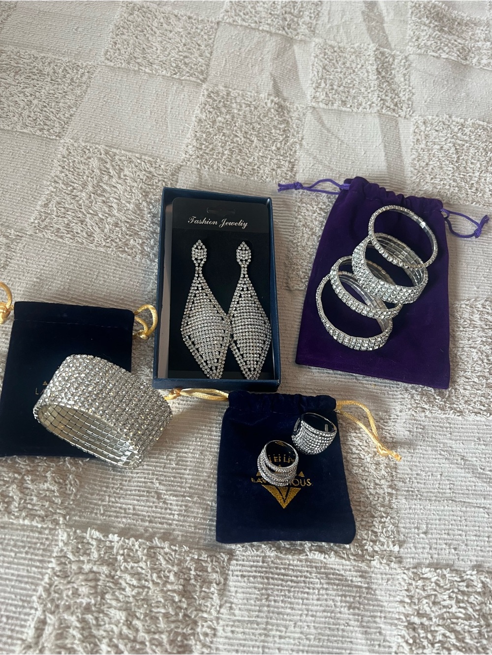 Sparkling Silver Crystal Jewelry Set – set for fitness competitions !!